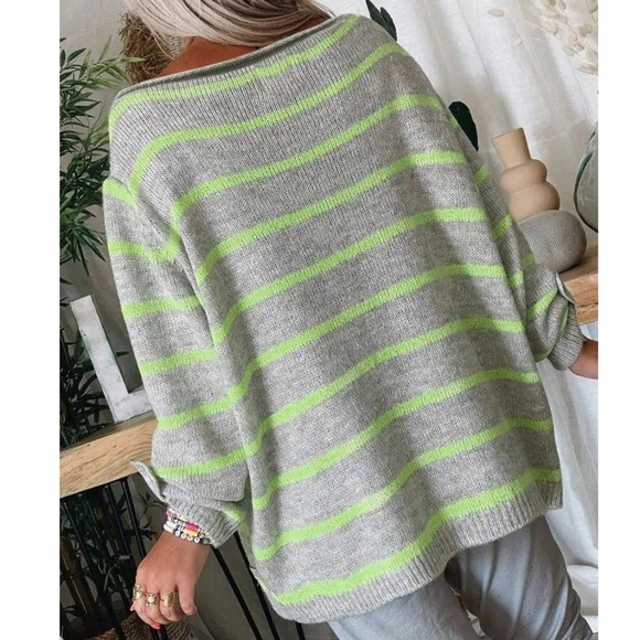 Cozy Striped Pocket Loose Fit Sweater Top - Picture 8 of 13